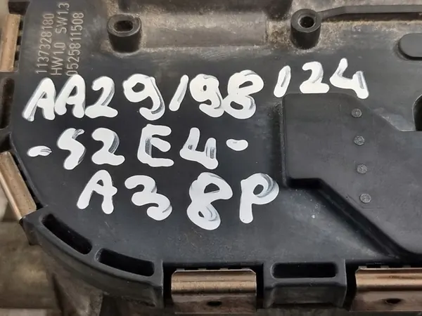 Audi A3 8P Frontscheibenwischermotor OE 8P1955119B image 6