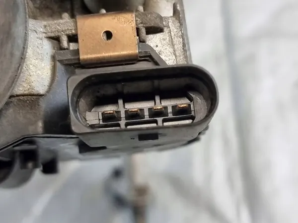 Audi A3 8P Frontscheibenwischermotor OE 8P1955119B image 7