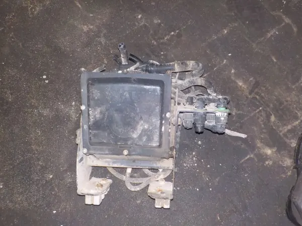 Módulo AdBlue Renault OEM 04440220 - Usado image 2