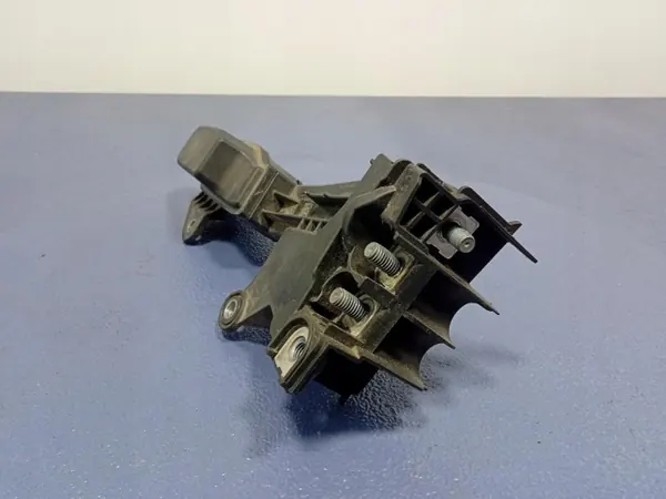 Regulador de Voltaje BMW OEM 6842524 - Usado image 7