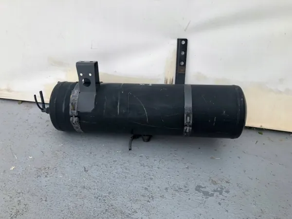 Mercedes Actros MP4 Lucht Tank 40L OEM 00-0148 image 2