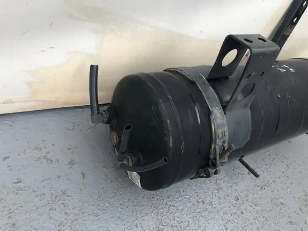 Mercedes Actros MP4 Lucht Tank 40L OEM 00-0148 image 4