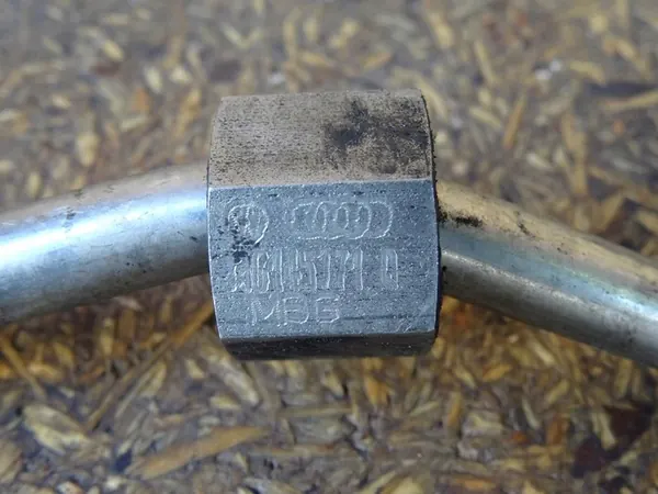 GOLF V A3 8P LEON II 2.0 TDI Tubo de Óleo Turbo 03G145771Q image 2