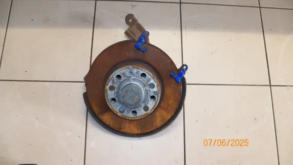 Mozzo di sterzo posteriore VW Golf VII 5Q0505436J image 2