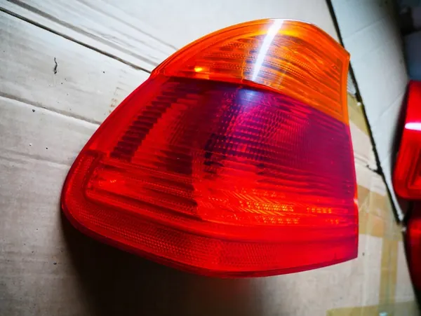 BMW E46 Sedán Luz Trasera Izquierda 8364921 image 3