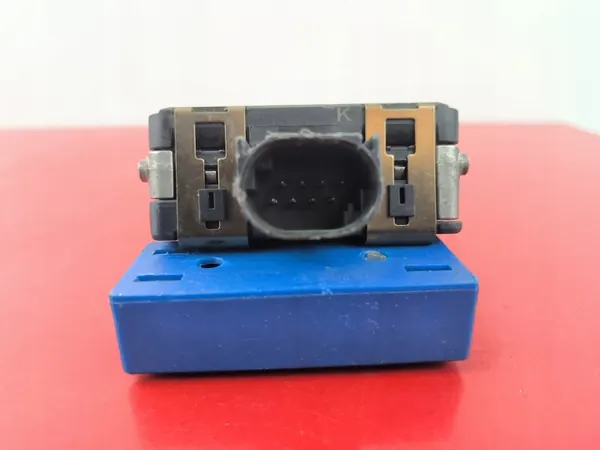 Radar sensor distronic VW image 3