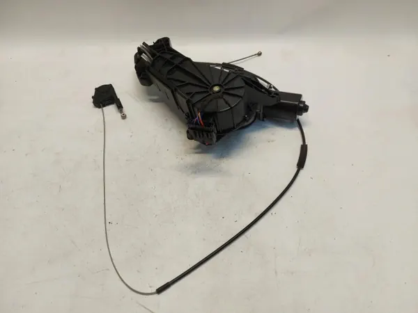 Mercedes EQV W447 oven mekanismi OEM A4477603300 image 2