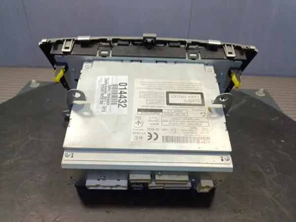 Toyota OEM 86140-05010 CD Navigationsradio image 4