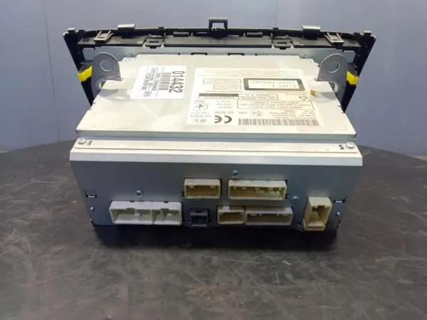 Toyota OEM 86140-05010 CD Navigationsradio image 5