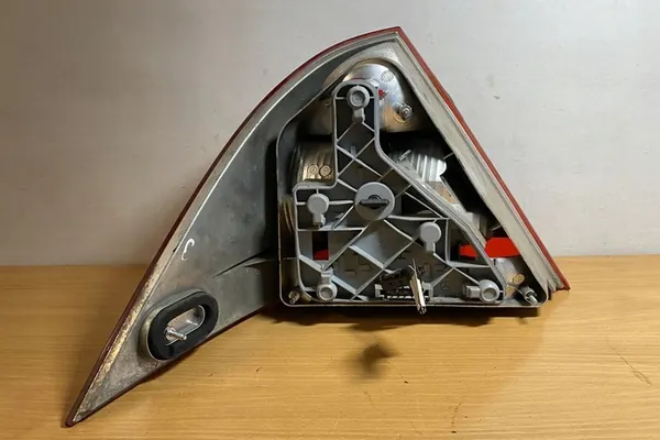 Lámpara trasera derecha MERCEDES-BENZ C (W203) A2038200264 image 2