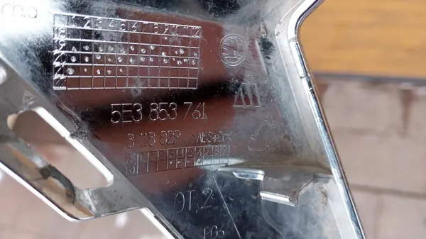 SKODA OCTAVIA IV 2020-2024 Front Chrome Grille Frame image 7