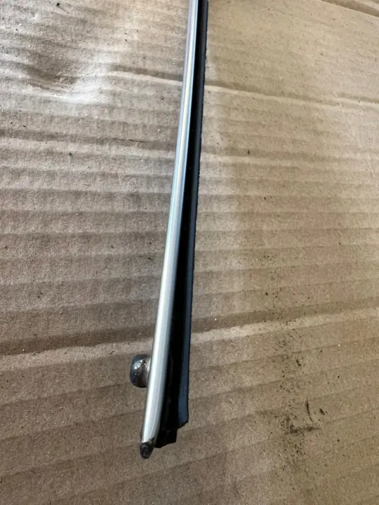Chevrolet Corvette C3 Türfensterabstreifer OEM 656 image 2