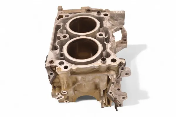 Bloque motor Subaru Forester OEM 11010AB290 - Usado image 9