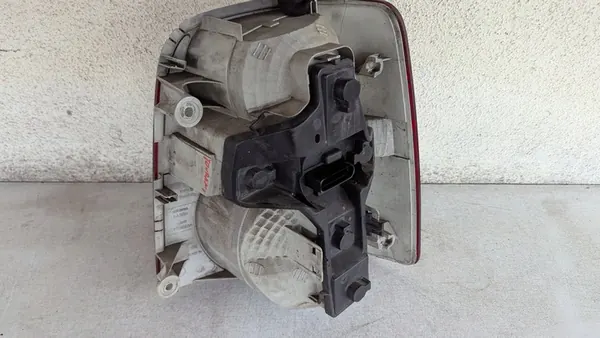 VW Touran I Lift Vänster Bakljus 1T0945095J image 4