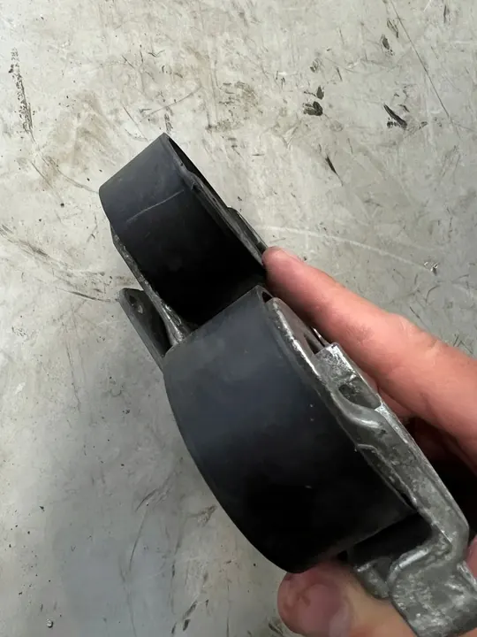 Hyundai Kiristyslaite 25281-2U304 image 3