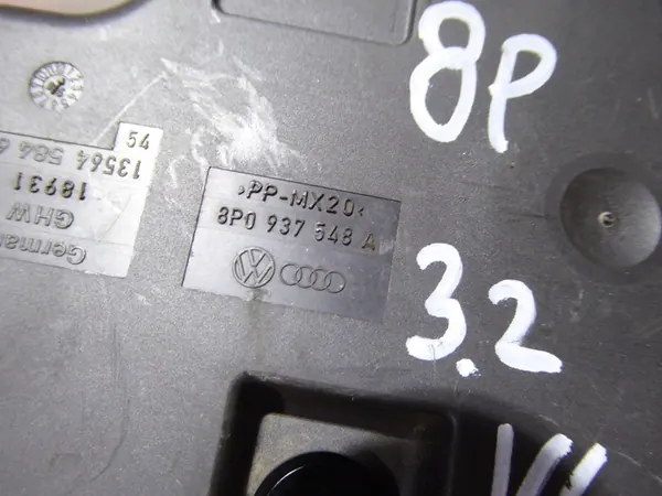 Terminal de caixa de fusíveis Audi A3 8P OE 8P0937548A image 5