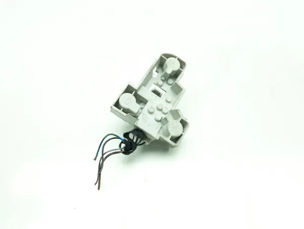 BMW OEM 6928381 Bakljusfäste - Begagnad image 5