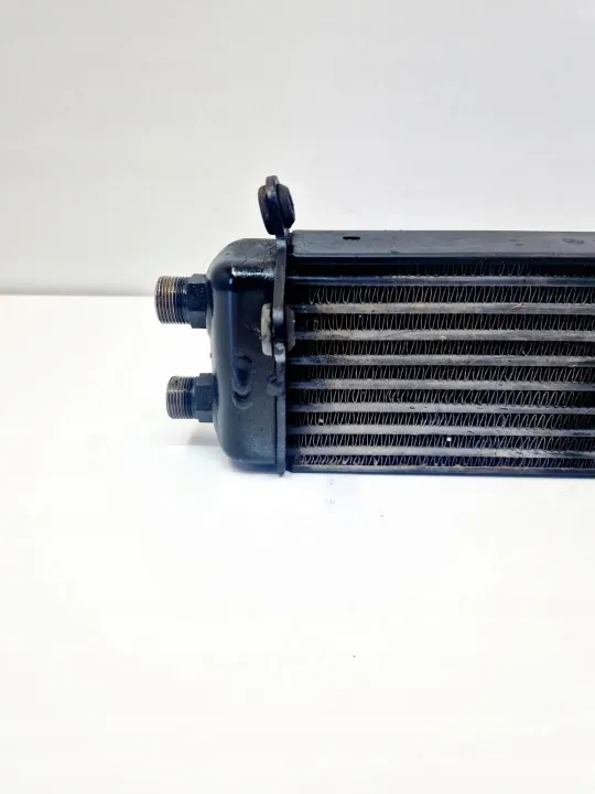 Refroidisseur d'huile d'occasion OEM 1295000400 Mercedes image 6