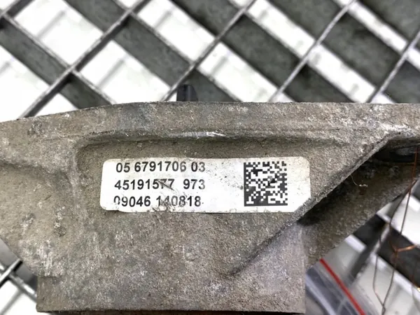 Taka-Oikea Jousitus OEM 6886760 BMW F48 image 6