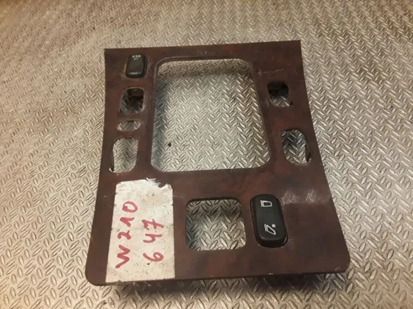 Cadre de levier gauche Mercedes-Benz E W210 OEM 2106831708 image 2