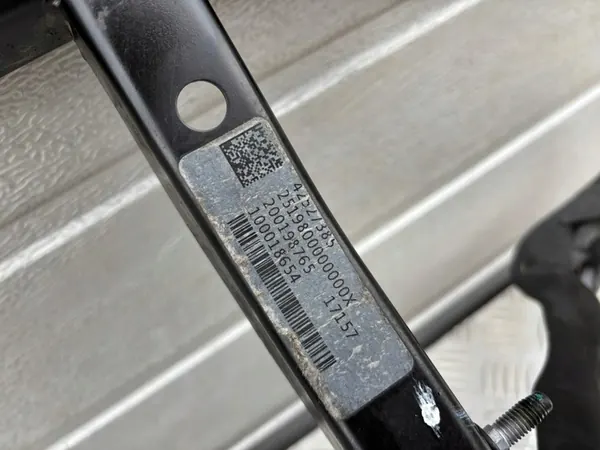 OPEL AMPERA MOOTTORIN KIINNITYS 42527385 image 3