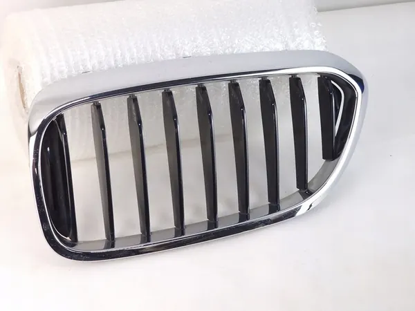 BMW G30 G31 Left Kidney Grille Original Chrome 7383519 image 2