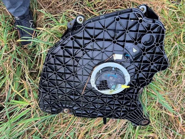 Réservoir AdBlue AUDI A4 A5 Pompe 8W0131969J image 1