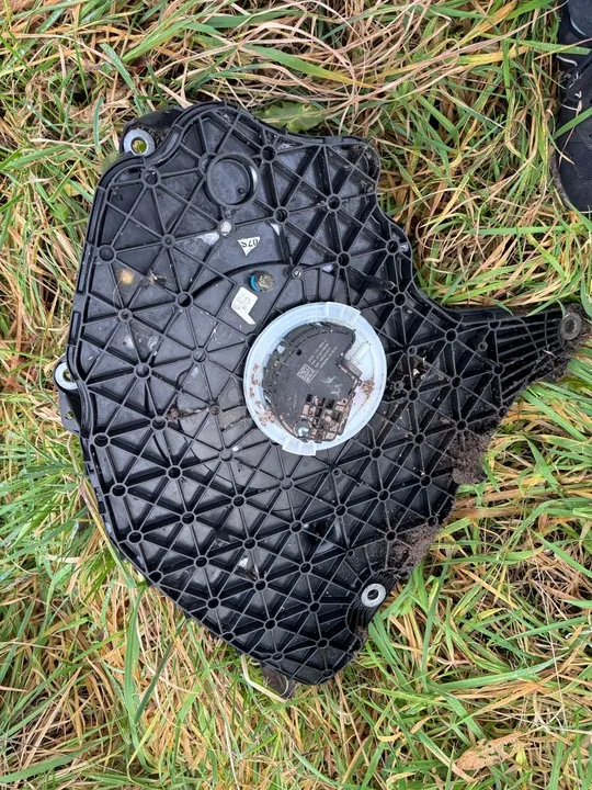 Réservoir AdBlue AUDI A4 A5 Pompe 8W0131969J image 4