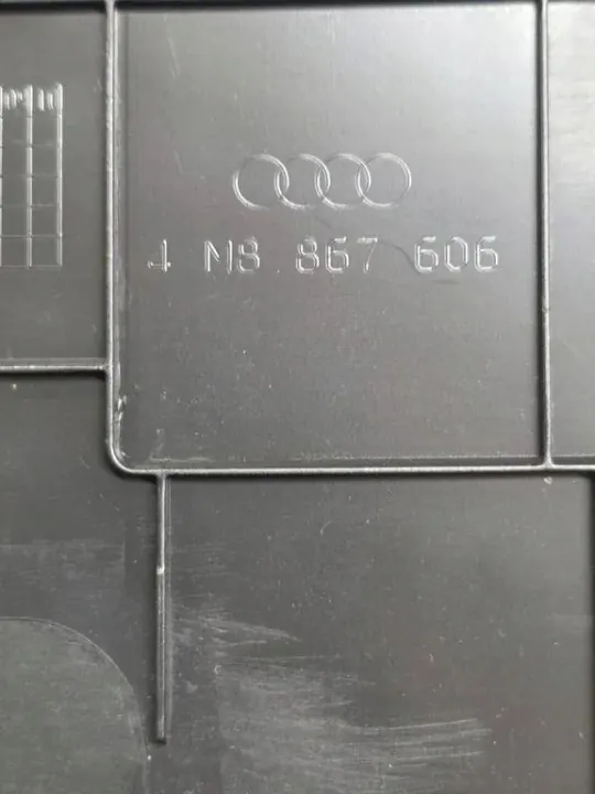 Audi RSQ8 Q8 Kofferraumabdeckung OEM 4M8867606 image 5