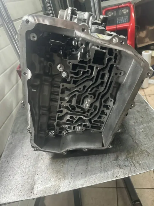 Carcasa Trasera Ford OE 8F35 RFJM5P7006EE Usado image 2