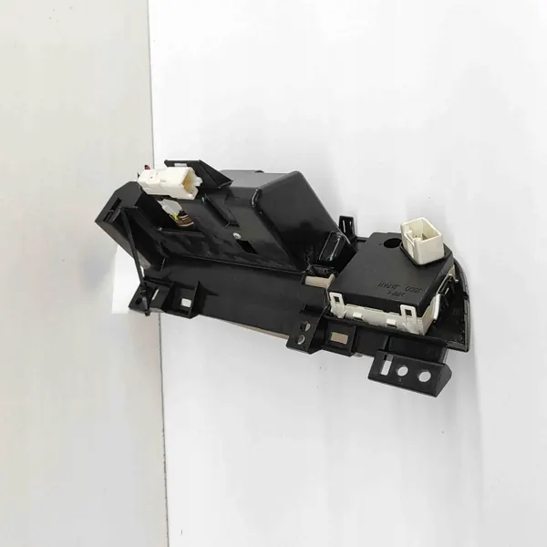 Asbak Toyota Hiace IV OEM 8391026040 - Gebruikt image 4