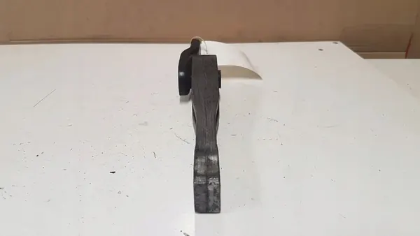 Skoda Superb B6 Vaihteiston tuki 1K0199855BB image 3