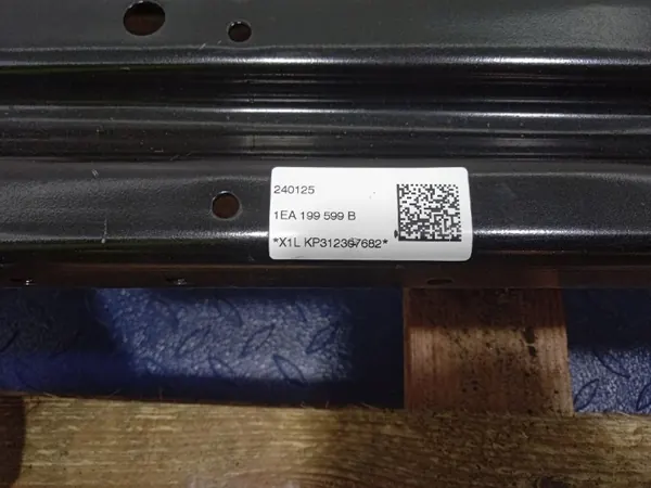 Skoda OE Front-Skihalter OEM 1EA199315K image 10