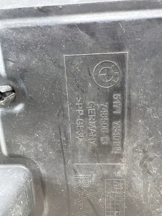 BMW 5 G30 G31 fram vänster stänkskärm OEM 7340195 image 5