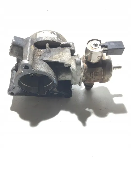 Pompe à vide OEM 06H145100AD pour Volkswagen Tiguan image 3