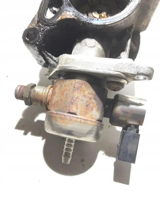 Pompe à vide OEM 06H145100AD pour Volkswagen Tiguan image 5
