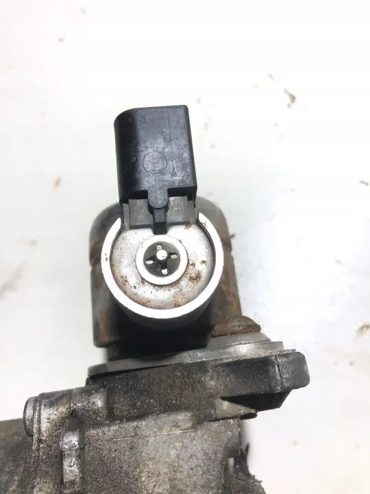 Pompe à vide OEM 06H145100AD pour Volkswagen Tiguan image 8