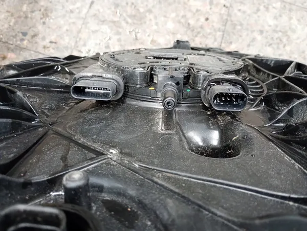 Réservoir AdBlue Pompe Audi A6 C8 4K image 8