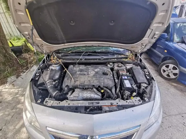 Arrancador Opel Astra 2011 2.0L 55352882 image 8