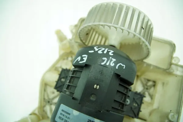 Matkustamon tuuletin OEM 8EW351041681 Mercedesille image 3