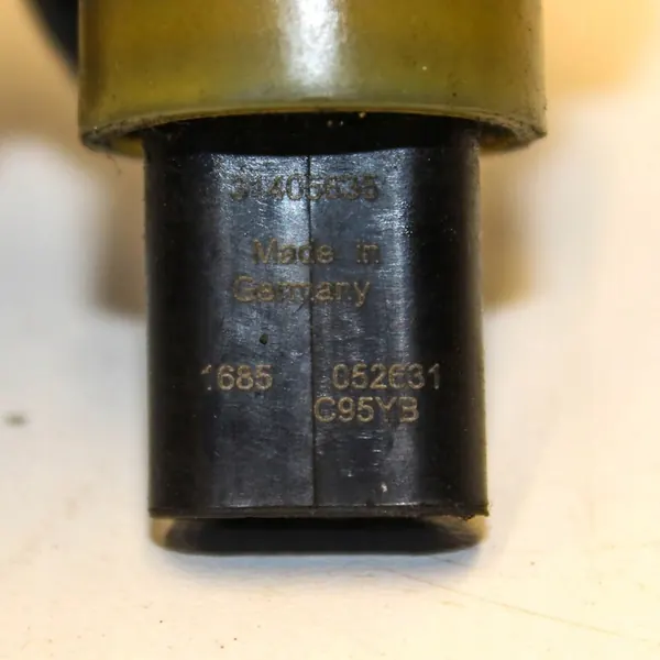 Öljynpaineanturi Volvo XC90 2019 OEM 31405635 image 5