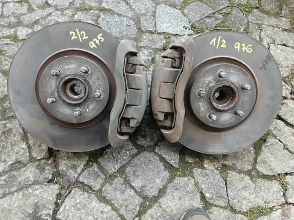 Pinças de travão dianteiras esquerda e direita OEM 975/976 image 9