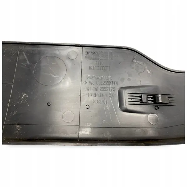 OEM 2552775 Scania B-Säulenabdeckung, rechte Seite image 3