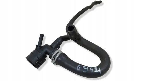 Turboahtimen vesiletku Etu Audi A3 8Y image 2