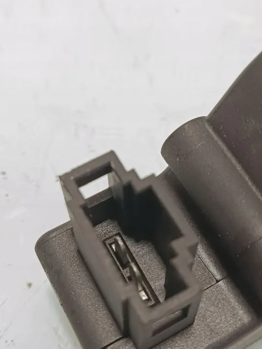 Mecanismo fecho porta-bagagens Tesla Model S OEM 6NW00942479 image 4