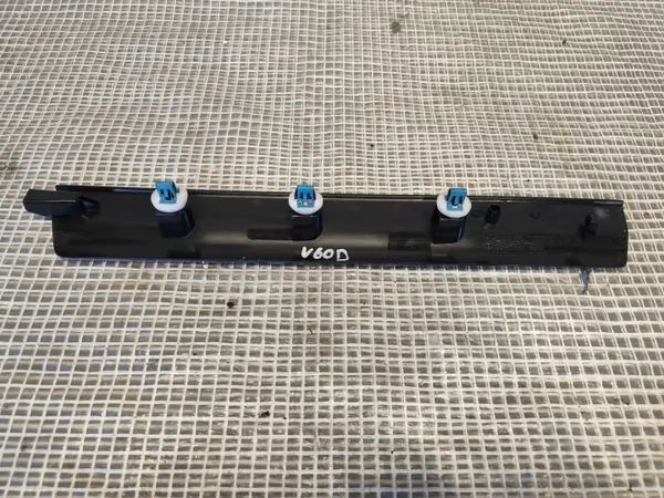 Volvo V60 Lift 13-18 Linker Drempelbeschermer OEM 31306757 image 4