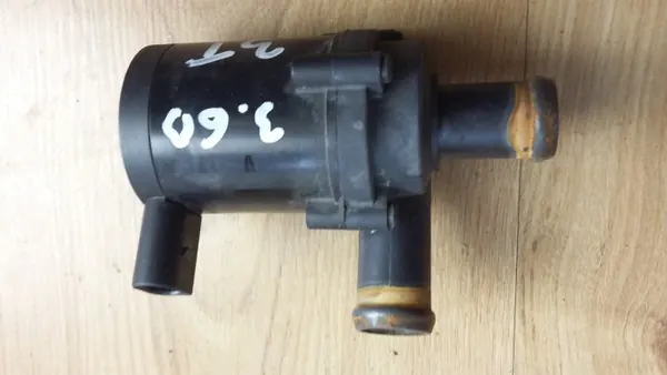 Pompe à eau OEM 1K0965561B pour Skoda Superb II image 2