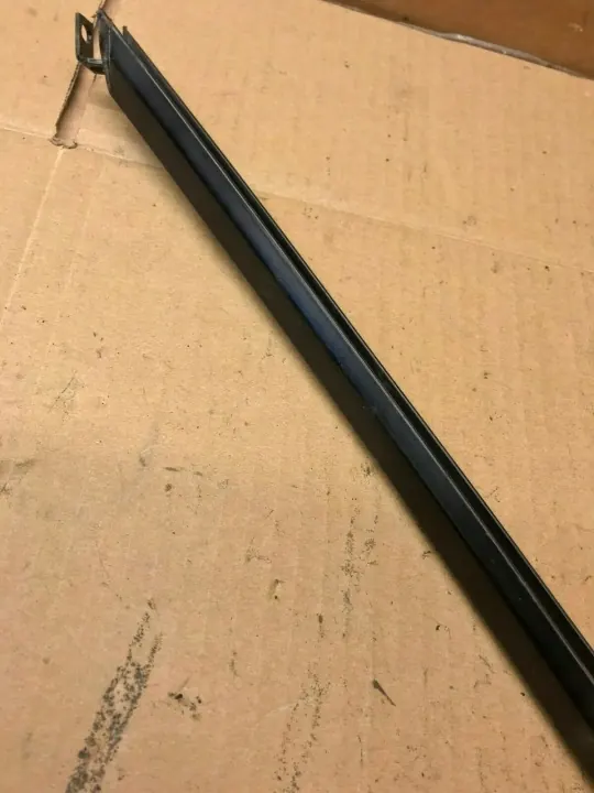 OEM 191837410 Framdörr Fönsterlist Höger Sida image 3