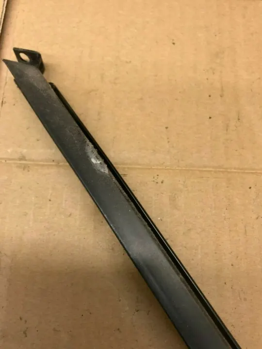 OEM 191837410 Framdörr Fönsterlist Höger Sida image 6