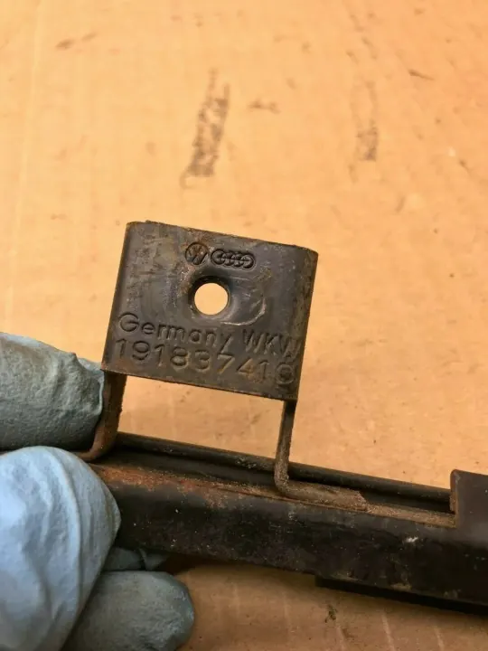 OEM 191837410 Framdörr Fönsterlist Höger Sida image 8